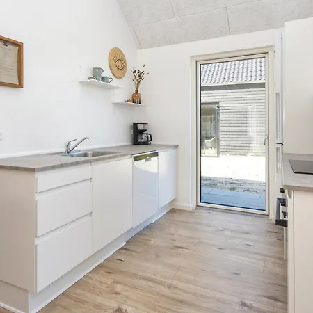 Сasa de vacaciones 4 Bedroom Awesome In Romo Kongsmark