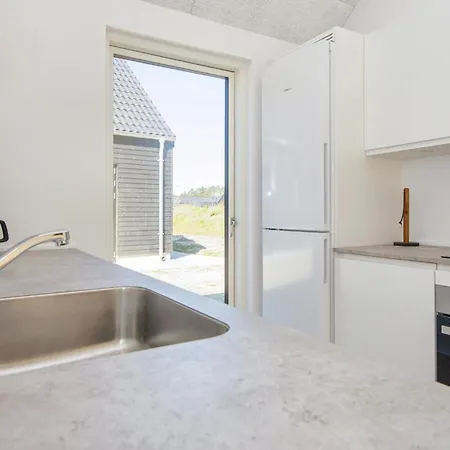 4 Bedroom Awesome In Romo *