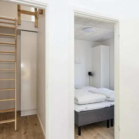 4 Bedroom Awesome In Romo Дом отдыха Kongsmark